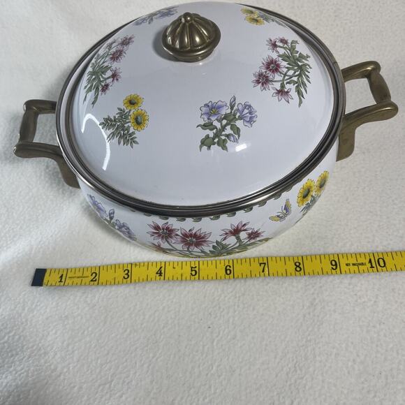 Vintage Regency Club Enamelware Dutch Oven Wildflower Motif Brass Handles Lid 2Q - Picture 7 of 8